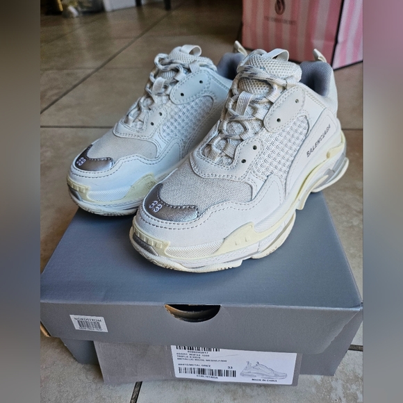 Kids Balenciaga shoes - Picture 1 of 6